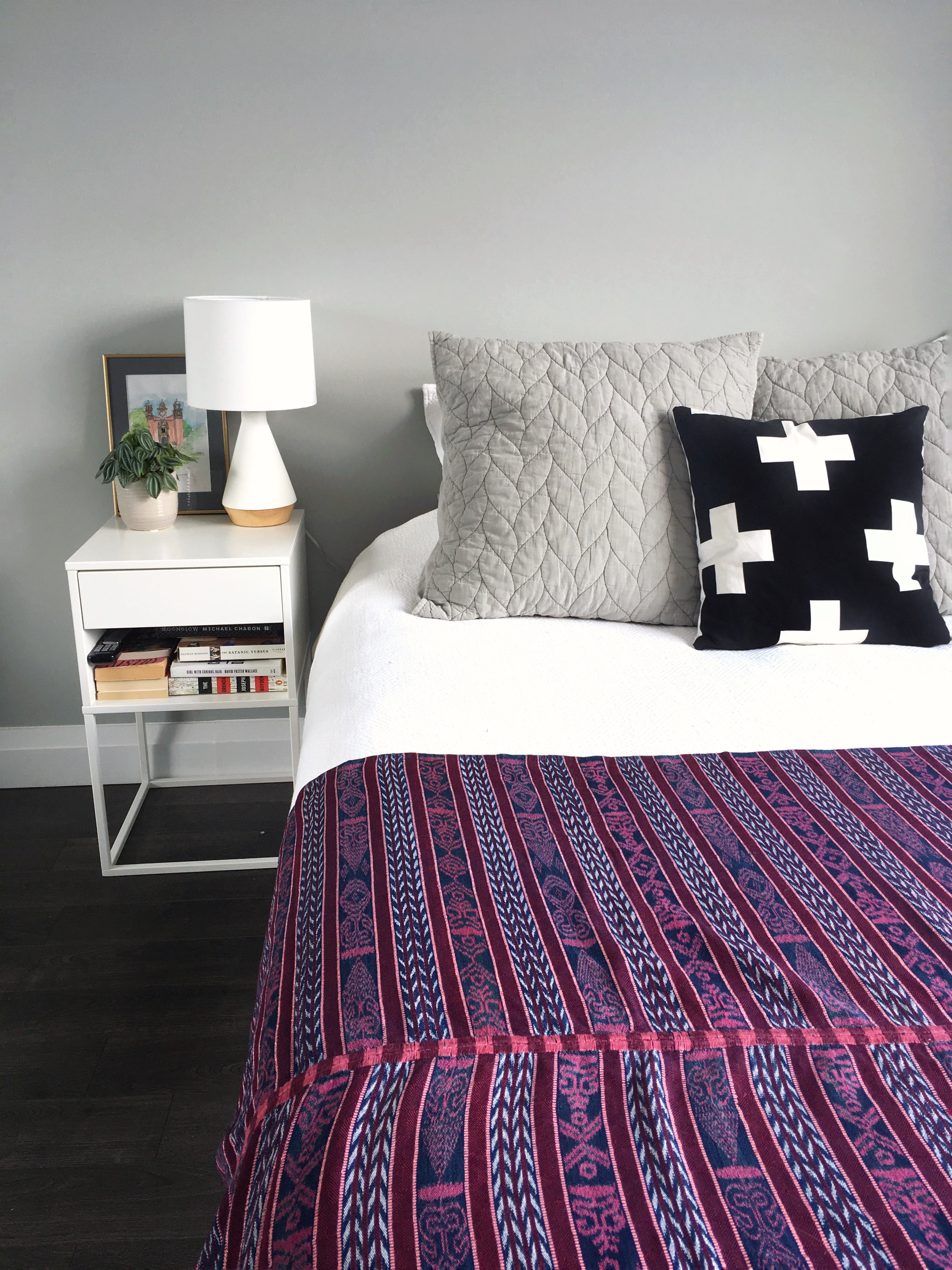 Gray Vintage Corte Throw Blanket - Santiago