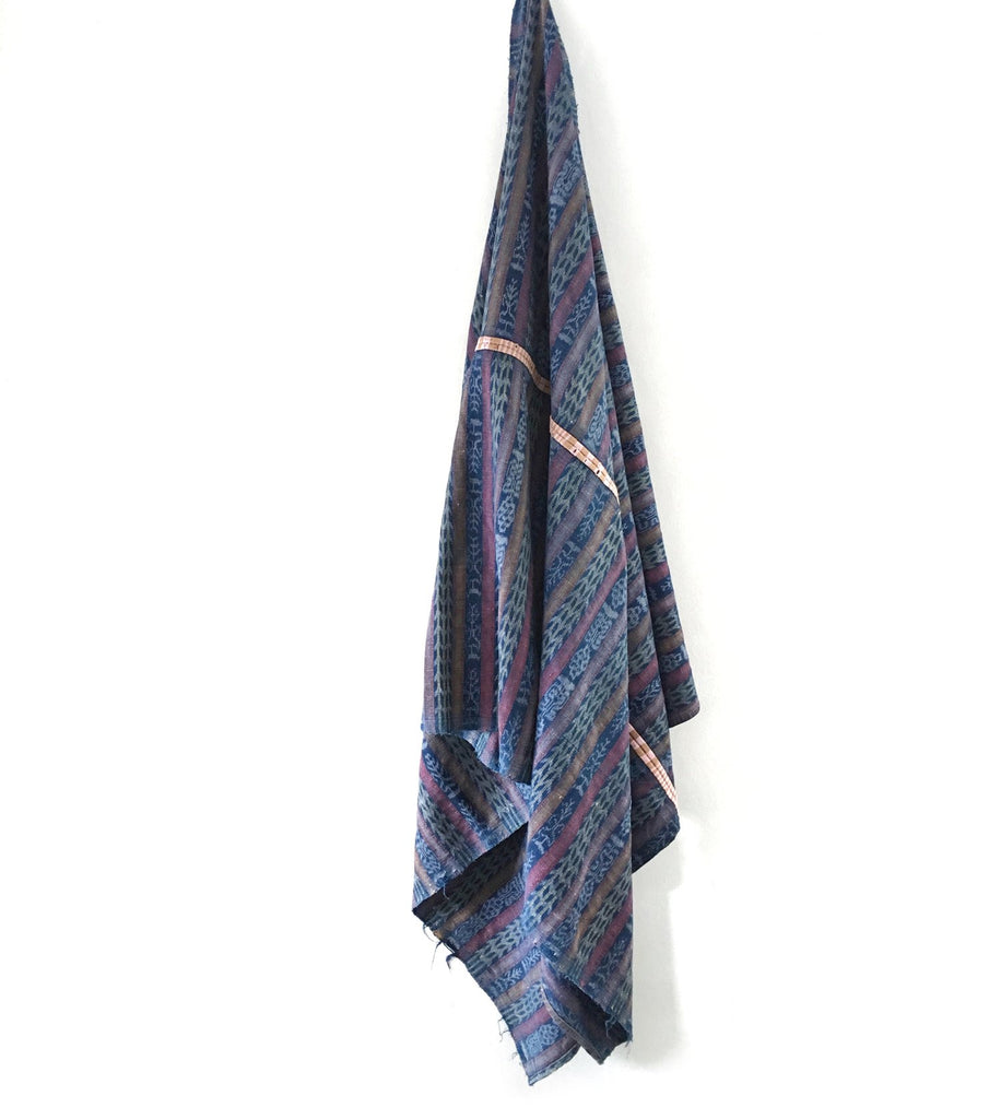 Dim Gray Vintage Corte Throw Blanket - Lago